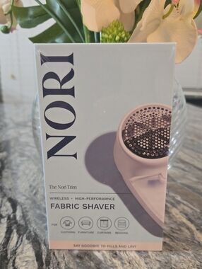 NORI Fabric Shaver in Light Pink